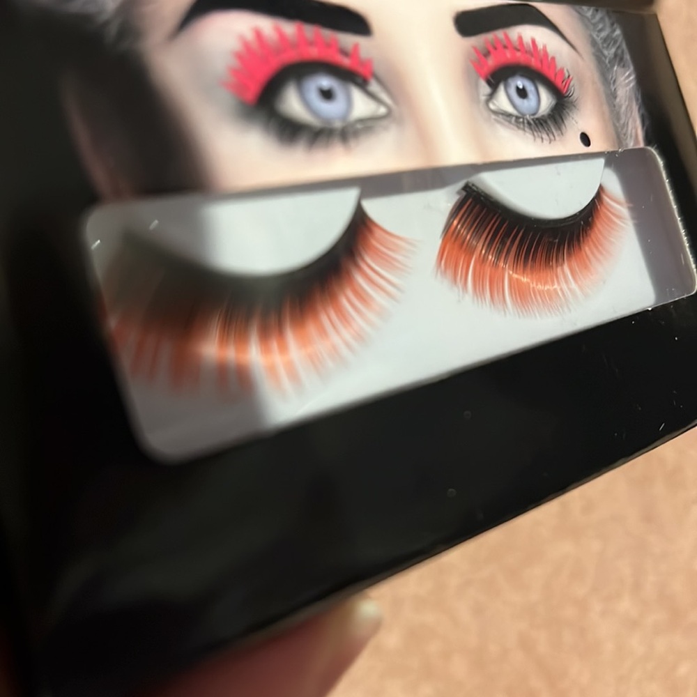 NWT 6Pk Red Ombré Faux Lashes